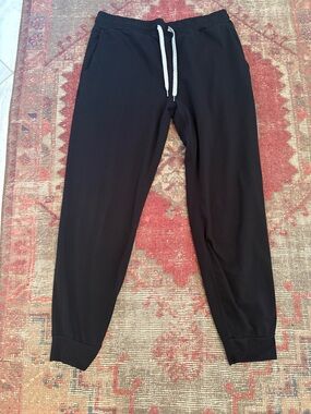 Vuori performance joggers size S